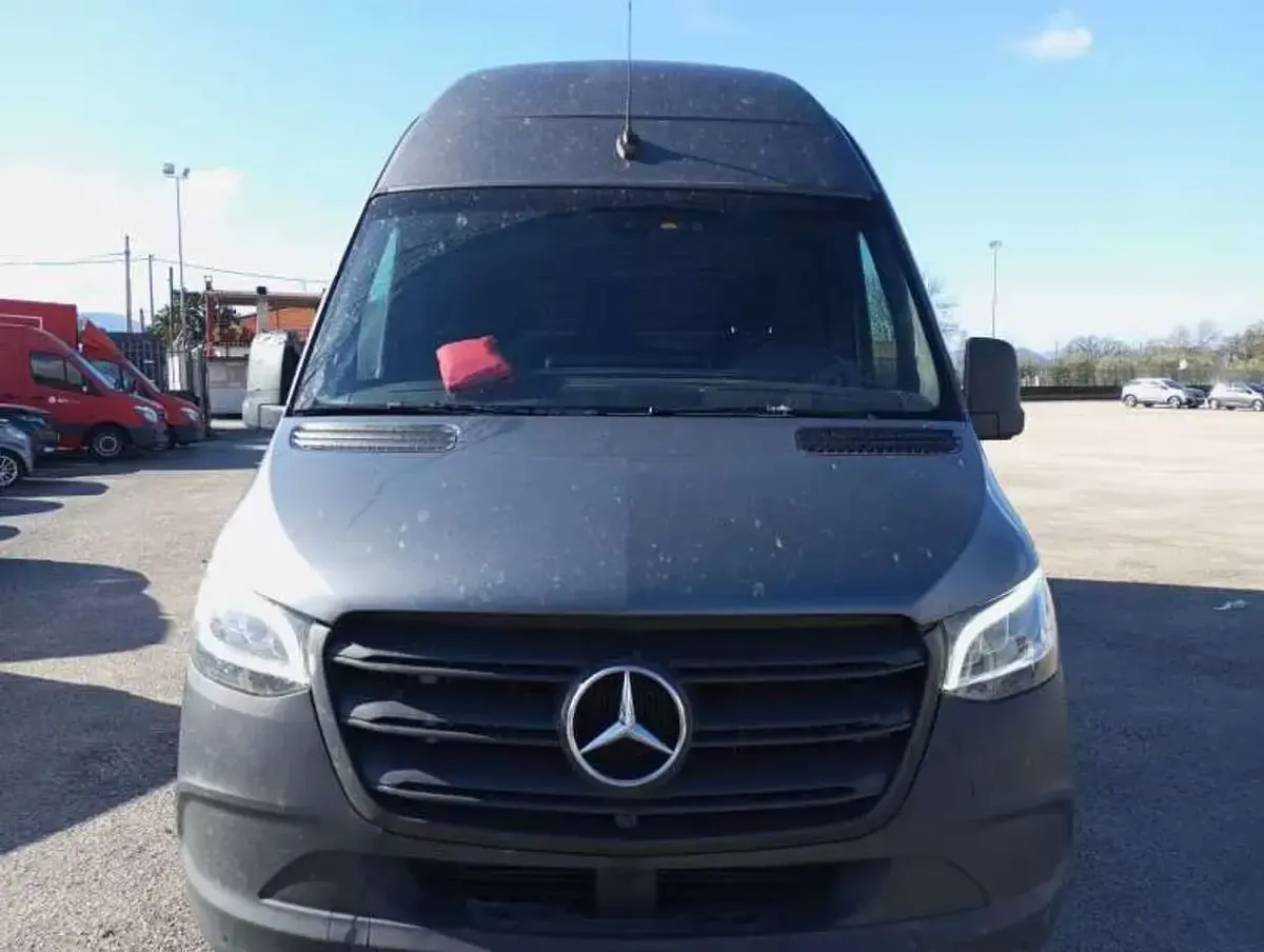 Usata Mercedes Sprinter 190 CV (139 kW) 2021 Grigio Furgone