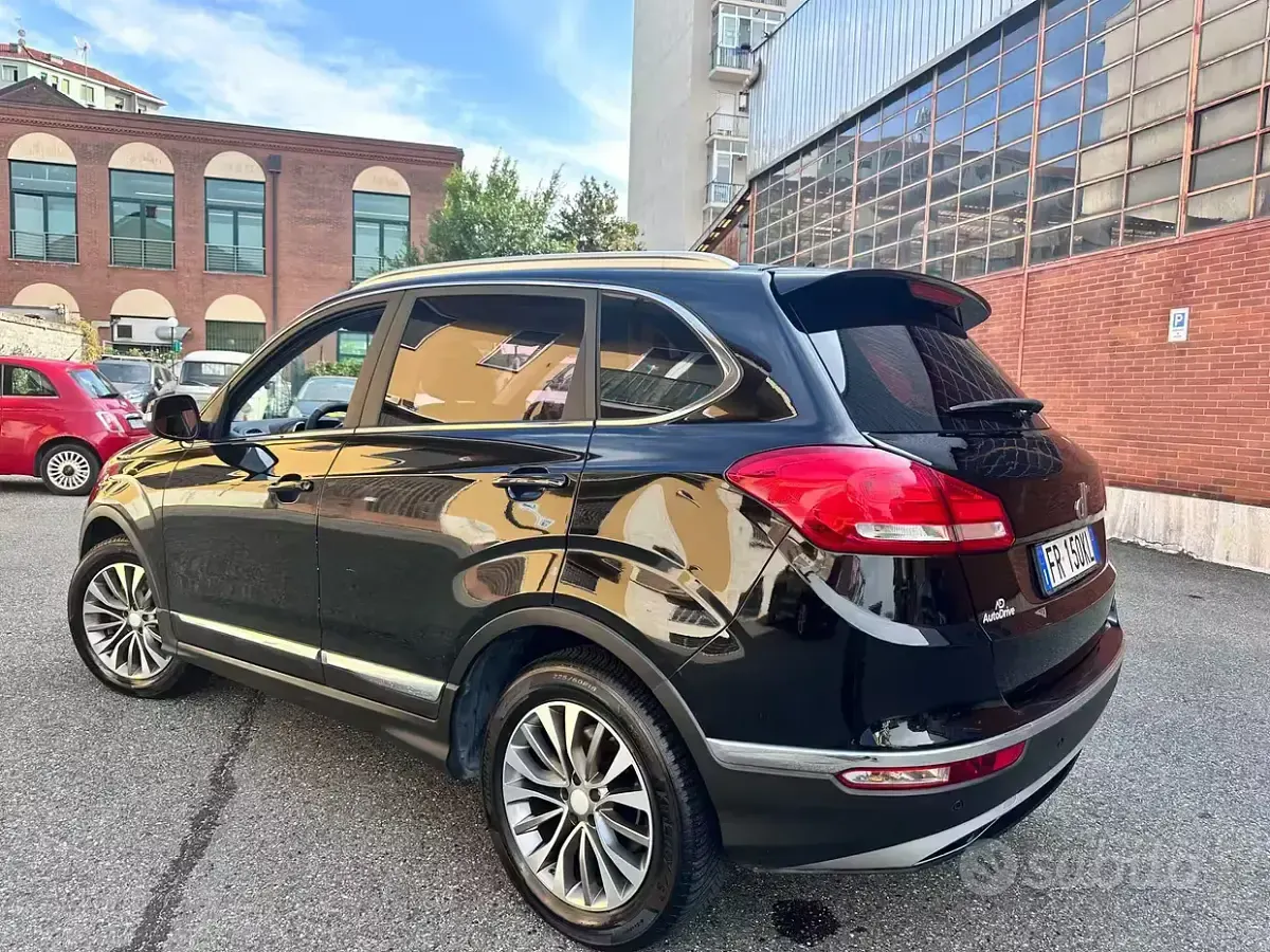 Usata DR DR6 140 CV (102 kW) 2018 Nero SUV