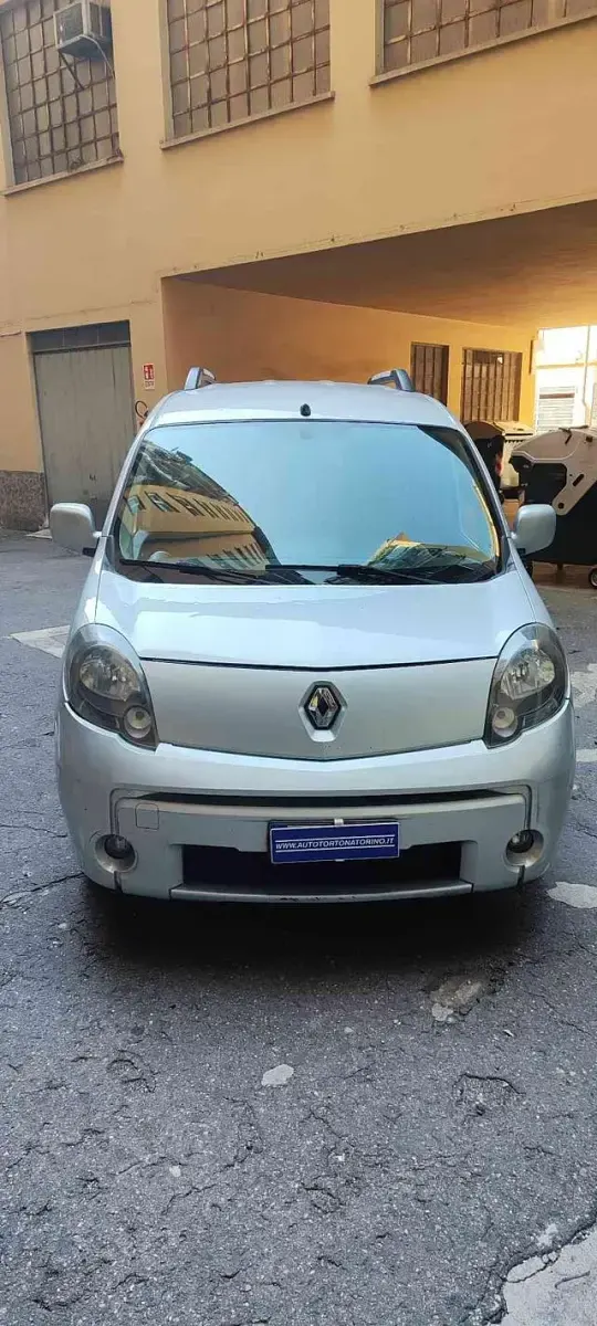 Usata Renault Kangoo 90 CV (66 kW) 2011 Grigio metallizzato Monovolume