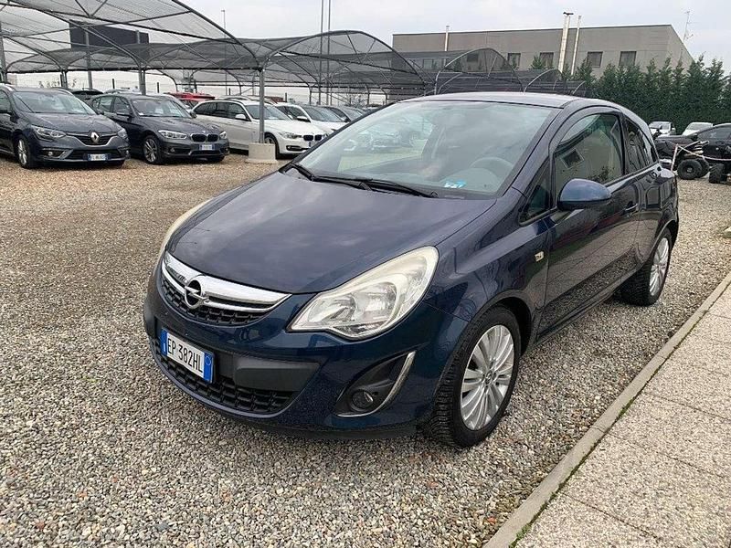 Grigio Usata 2012 Opel Corsa Due volumi | 3900 € (Ottimo prezzo) - Immagine 1/4