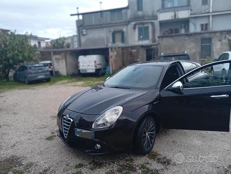 Nero Usata 2014 Alfa Romeo Giulietta Tre volumi | 7500 € (Ottimo prezzo) - Immagine 1/4