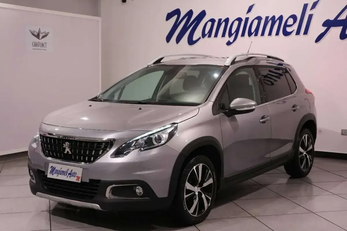 Usata Peugeot 2008 Allure 102 CV (75 kW) 2019 Grigio SUV