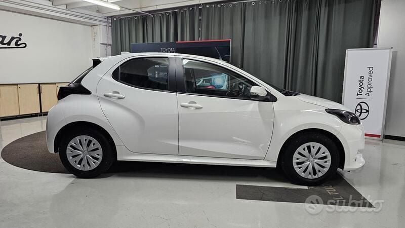 Usata Toyota Yaris Active 72 CV (52 kW) 2023 Bianco Berlina