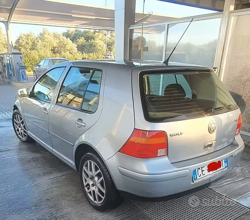Usata VW Golf IV 130 CV (95 kW) 2003 Berlina