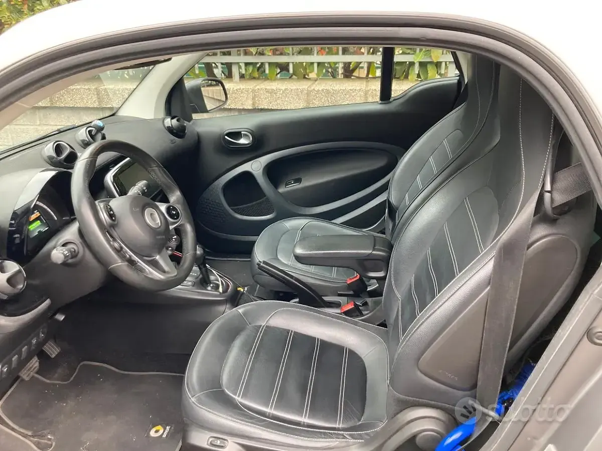 Usata Smart ForTwo Electric Drive Prime 41 kW (56 CV) 2023 Grigio Berlina