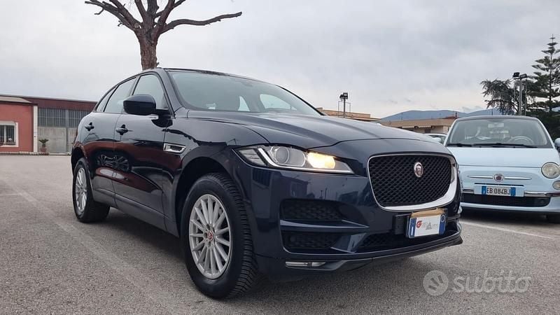 Begagnad Jaguar F-Pace Portfolio 241 HK (177 kW) 2017 Blå SUV