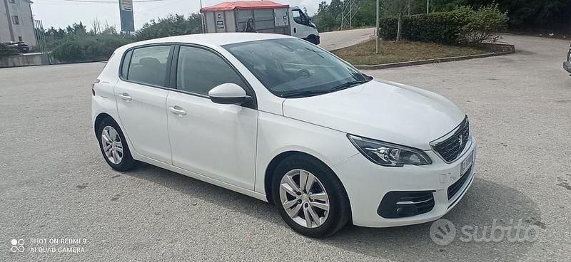 Bianco Usata 2020 Peugeot 308 Active Tre volumi | 13.450 € (Buon prezzo) - Immagine 1/4