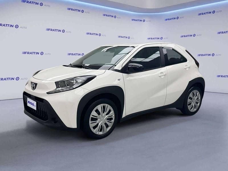 Usata Toyota Aygo X Active 72 CV (52 kW) 2025 Bianco SUV