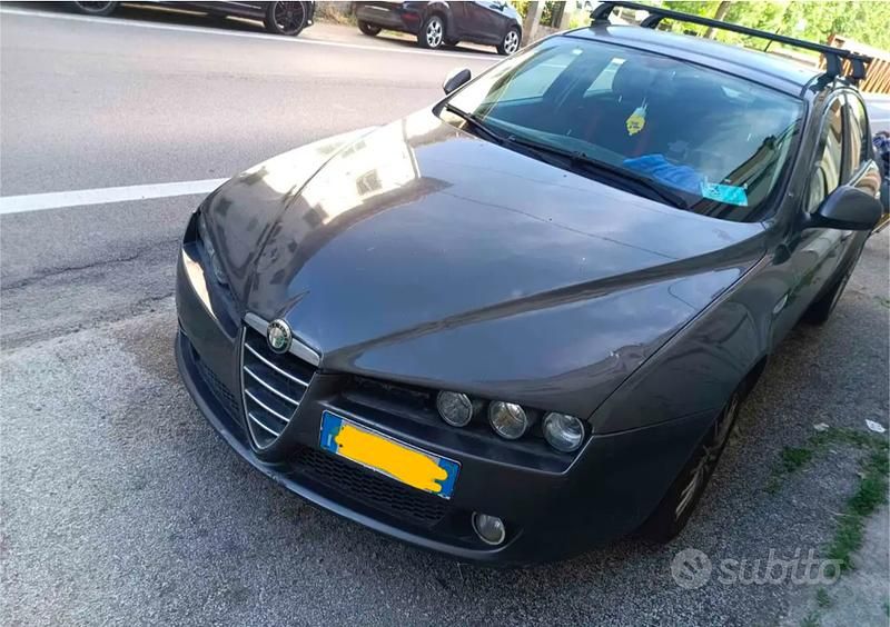 Usata 2008 Alfa Romeo 159 Tre volumi | 850 € (Buon prezzo) - Immagine 1/4