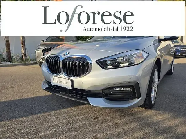 Usata BMW 116 Advantage 116 CV (85 kW) 2021 Argento metallizzato Utilitaria