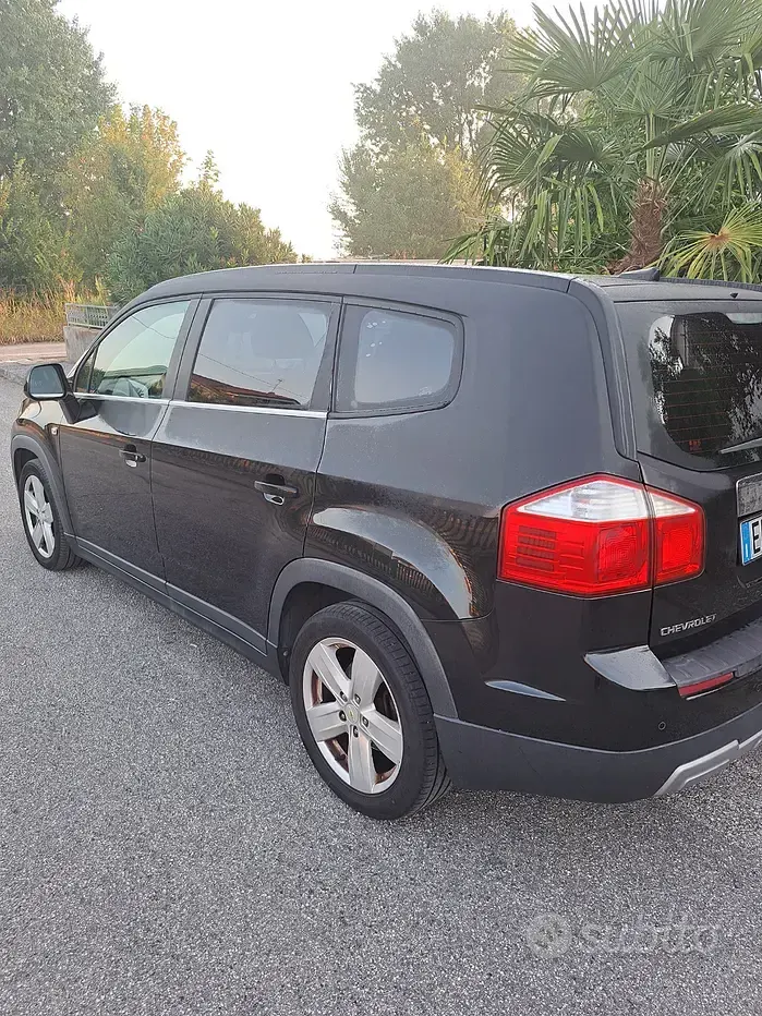 Usata Chevrolet Orlando 163 CV (119 kW) 2011 Nero Monovolume