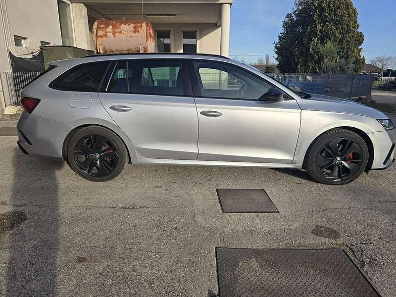 Usata Skoda Octavia RS 200 CV (147 kW) 2022 Argento Station wagon
