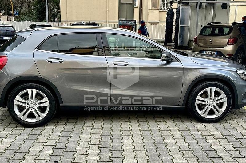 Usata Mercedes GLA200 136 CV (100 kW) 2015 Grigio SUV