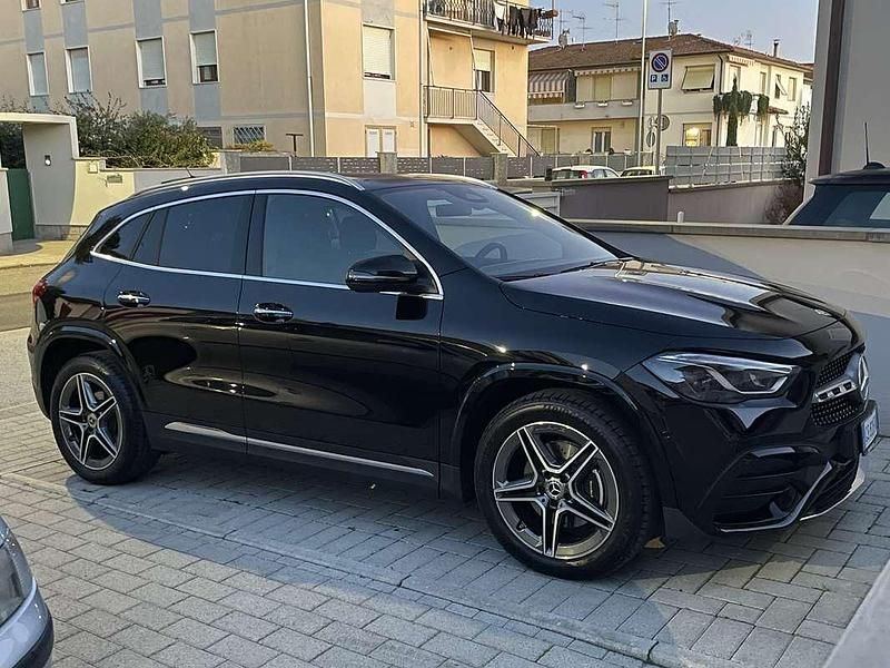 Usata Mercedes GLA200 AMG 150 CV (110 kW) 2024 Nero SUV