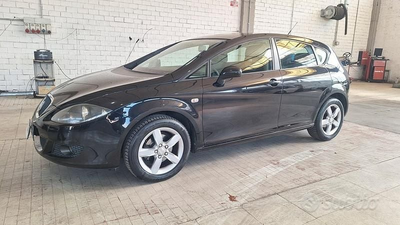 Gebraucht Seat Leon 85 PS (62 kW) 2008 Schwarz Kleinwagen