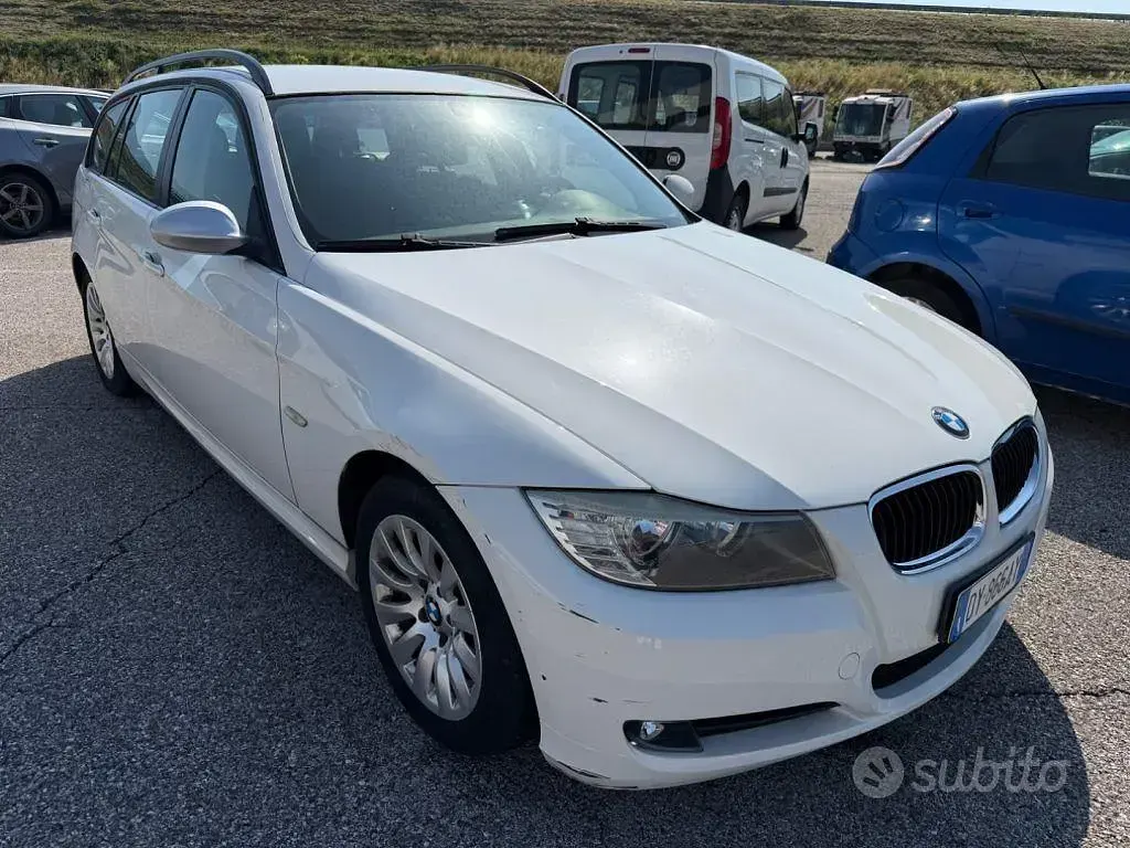 Usata BMW 318 143 CV (105 kW) 2009 Bianco Station wagon