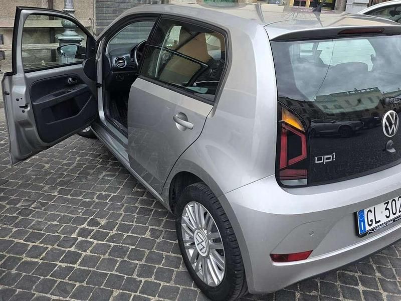 Usata VW up! Move 65 CV (47 kW) 2022 Argento Utilitaria