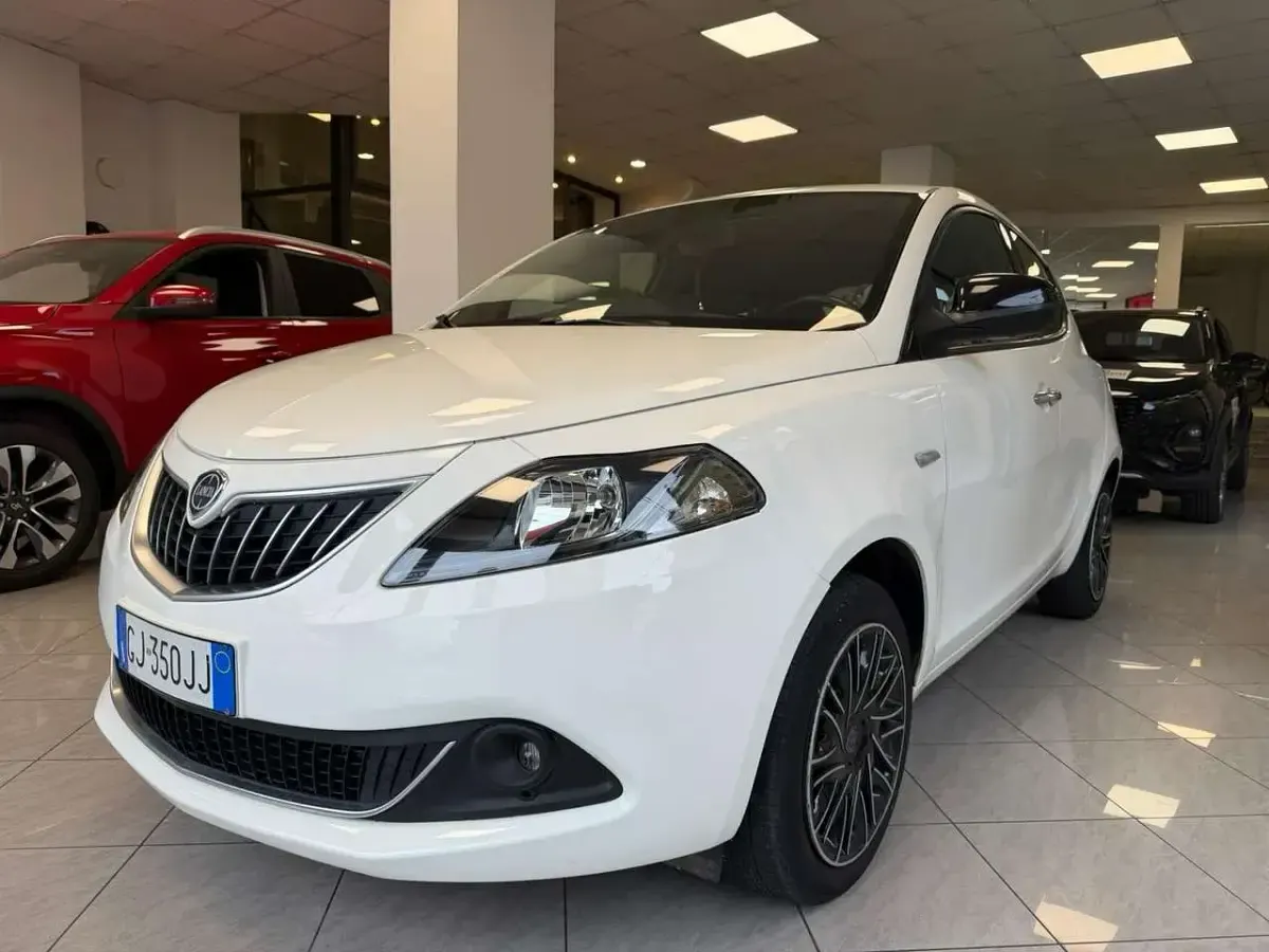 Usata Lancia Ypsilon Gold 69 CV (50 kW) 2022 Other Utilitaria
