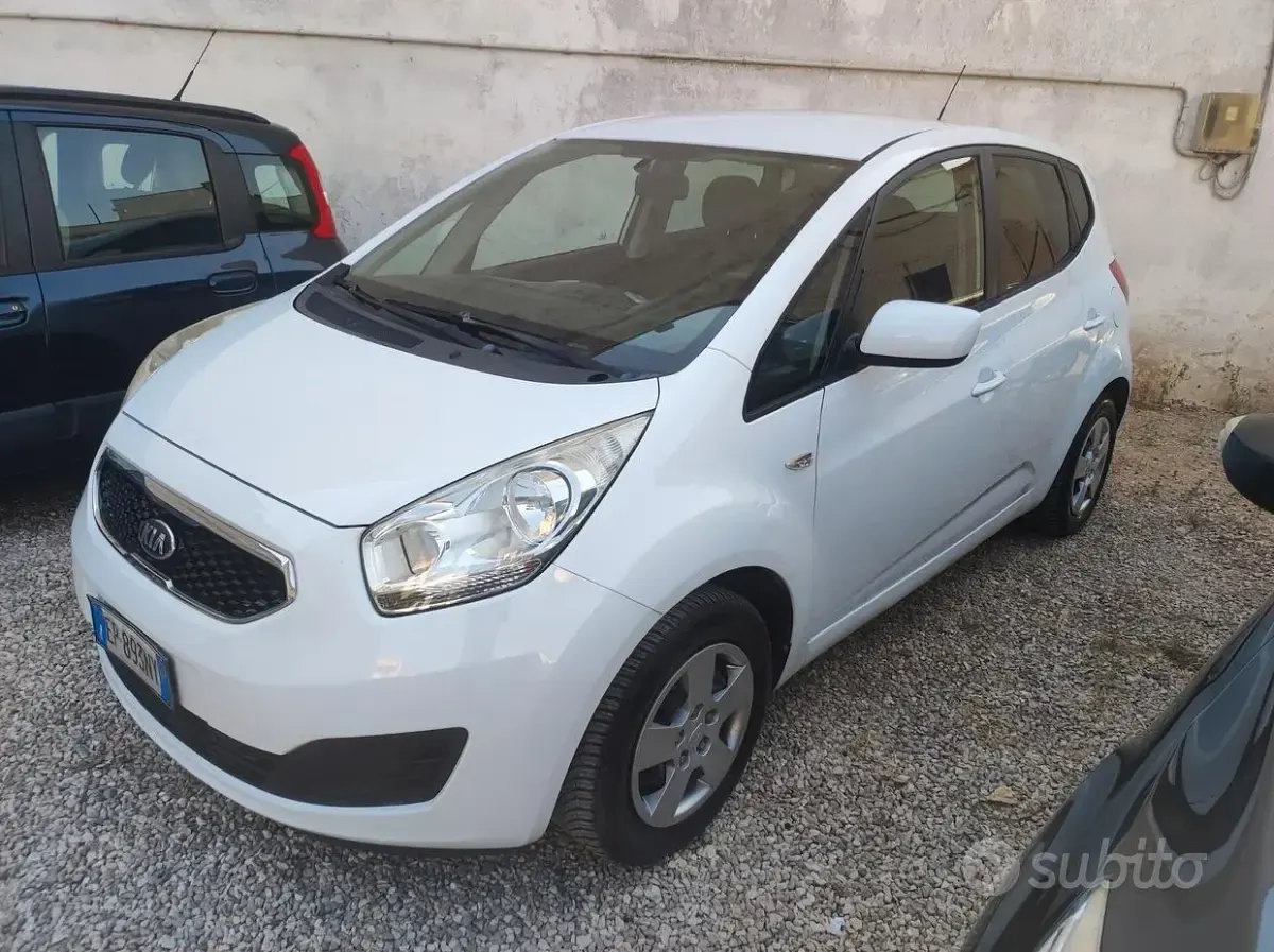 Usata Kia Venga Active 90 CV (66 kW) 2014 Bianco Utilitaria