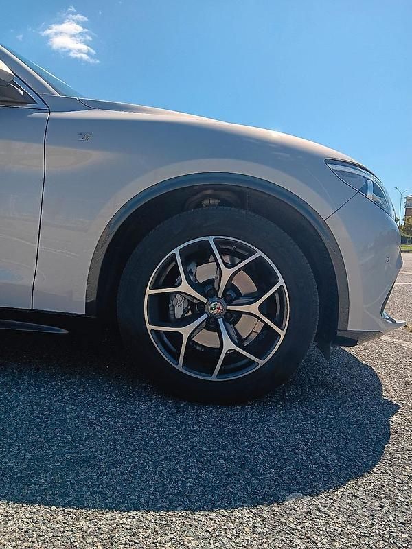 Usata Alfa Romeo Stelvio 210 CV (154 kW) 2020 Grigio SUV