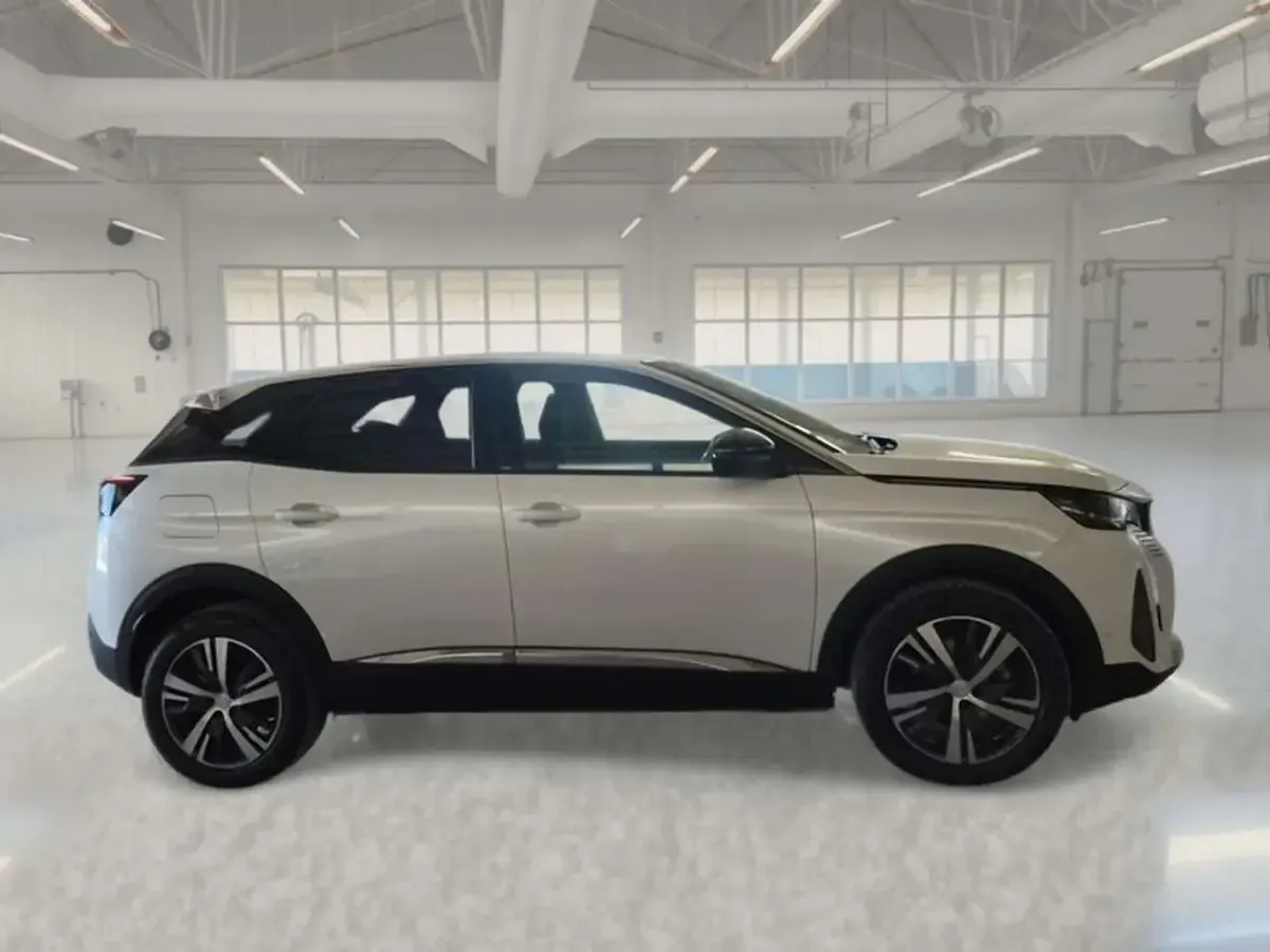 Usata Peugeot 3008 Allure 131 CV (96 kW) 2023 Bianco SUV