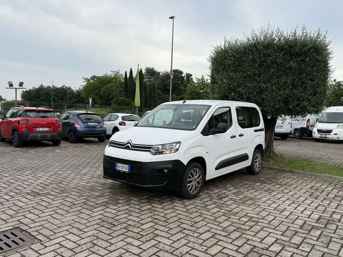 Usata Citroën e-Berlingo 101 CV (74 kW) 2021 Bianco Monovolume
