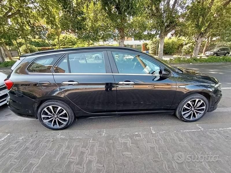 Usata Fiat Tipo Lounge 120 CV (88 kW) 2017 Nero Station wagon