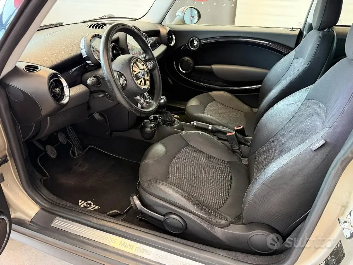 Usata Mini Cooper D 110 CV (80 kW) 2007 Grigio Utilitaria