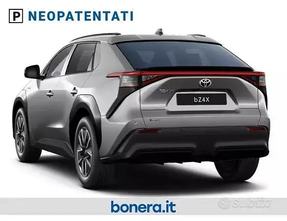 Uusi Toyota bZ4X 164 kW (224 HP) 2026 Harmaa Katumaasturi