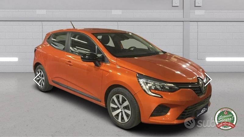 Usata Renault Clio V Evolution 67 CV (49 kW) 2023 Arancione Berlina