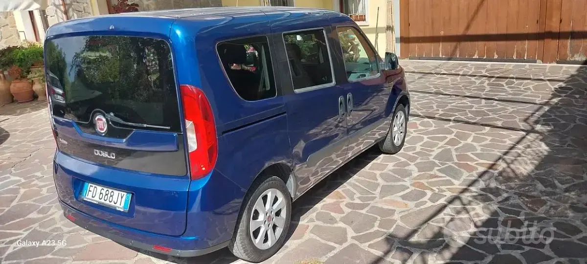 Usata Fiat Doblò Lounge 95 CV (69 kW) 2016 Bluazzurro Monovolume