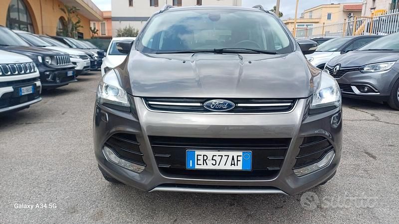 Usata Ford Kuga Titanium 140 CV (102 kW) 2014 Grigio SUV