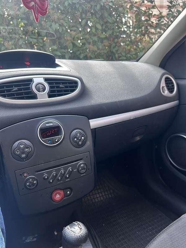 Usata Renault Clio II Dynamique 86 CV (63 kW) 2006 Berlina