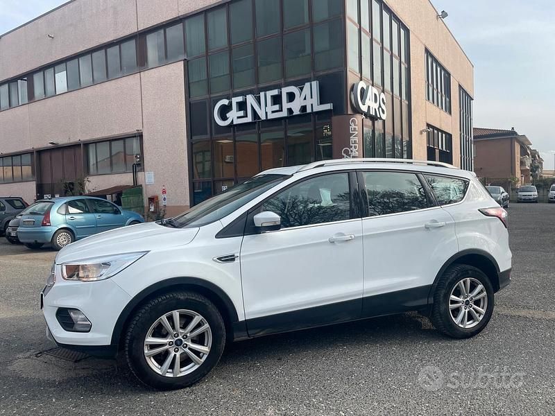 Usata Ford Kuga Titanium 120 CV (88 kW) 2017 Bianco SUV