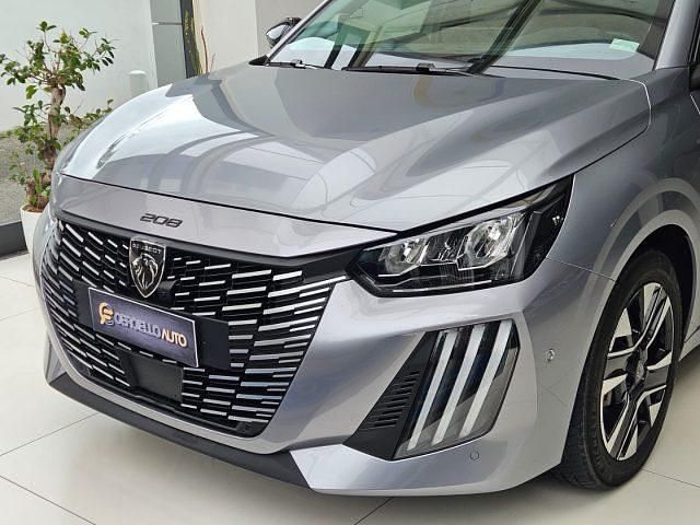 Usata Peugeot 208 Allure 101 CV (74 kW) 2025 Grigio metallizzato Utilitaria