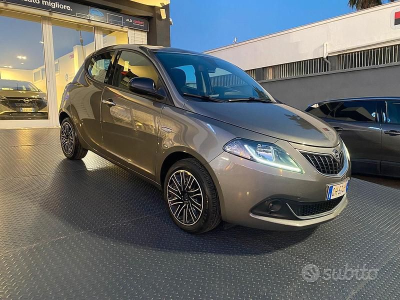 Usata Lancia Ypsilon S 69 CV (50 kW) 2021 Grigio Utilitaria
