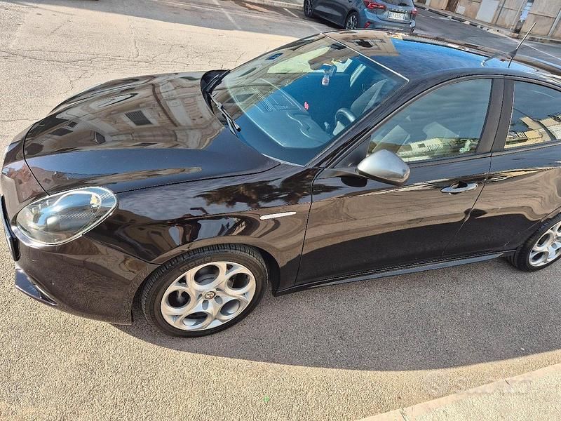 Usata Alfa Romeo Giulietta Super 120 CV (88 kW) 2017 Nero Utilitaria