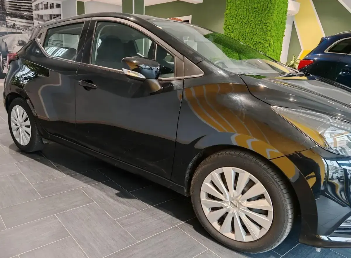 Usata Nissan Micra Acenta 92 CV (67 kW) 2021 Viola Utilitaria