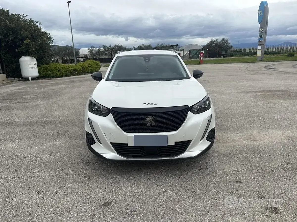 Usata Peugeot 2008 Allure 131 CV (96 kW) 2021 Bianco SUV