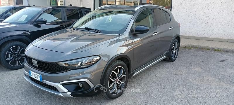 Occasion Fiat Tipo Cross 131 ch (96 kW) 2022 Gris SUV
