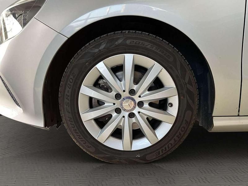Occasion Mercedes A160 Business 102 ch (75 kW) 2017 Argent Citadine