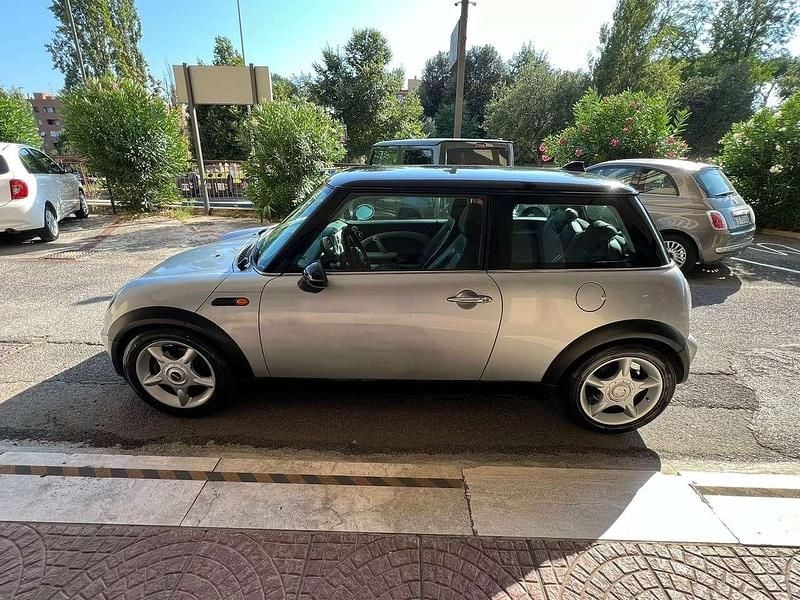 Usata Mini Cooper 116 CV (85 kW) 2002 Argento Utilitaria