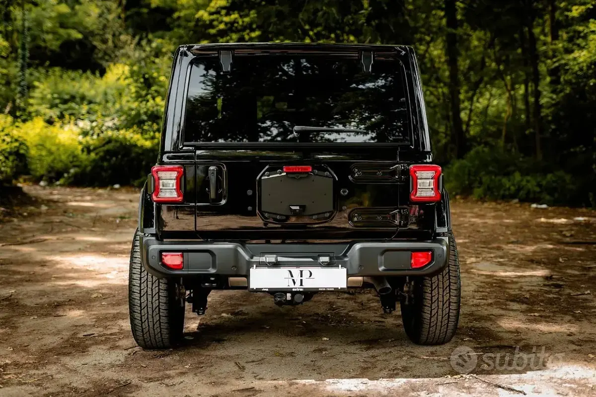 Usata Jeep Wrangler Sahara 272 CV (200 kW) 2024 Nero SUV