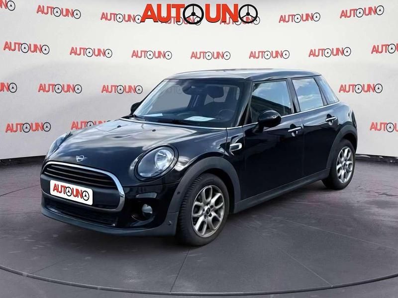 Usata Mini ONE 102 CV (75 kW) 2019 Nero Utilitaria