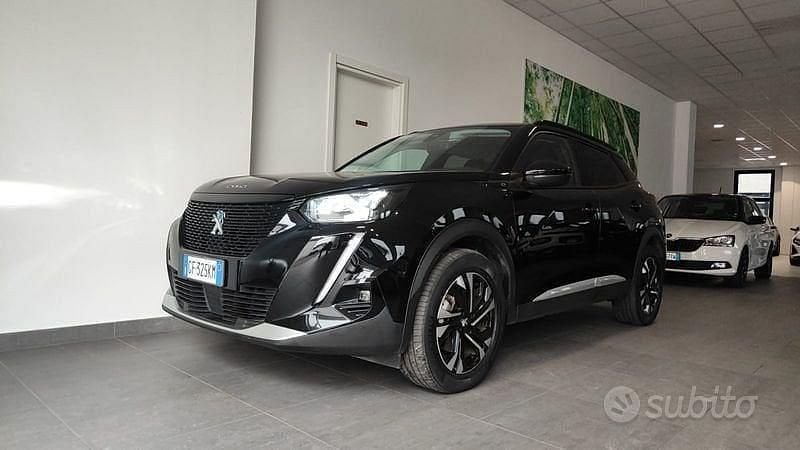 Usata Peugeot e-2008 Allure 100 kW (136 CV) 2021 Nero SUV