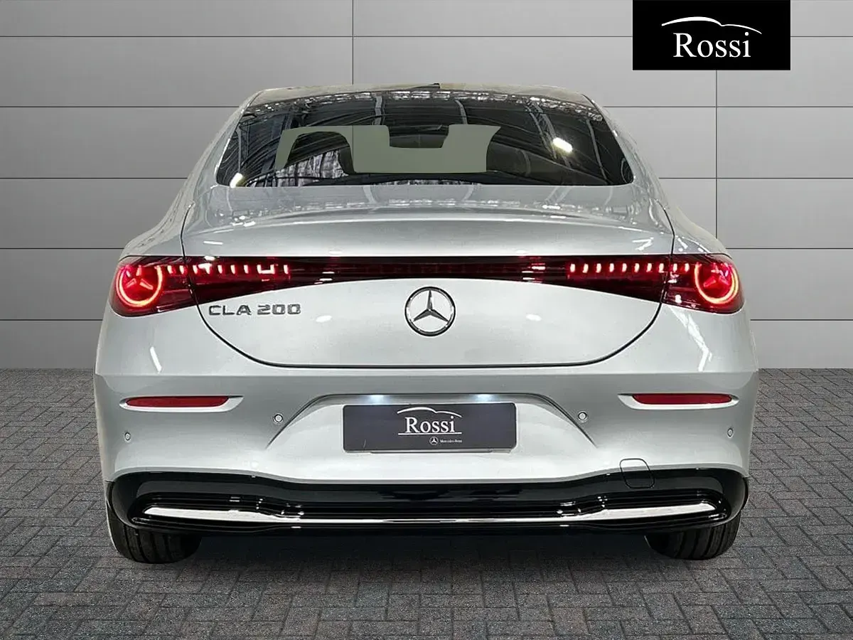 Ny Mercedes CLA200 163 HK (119 kW) 2026 Svart