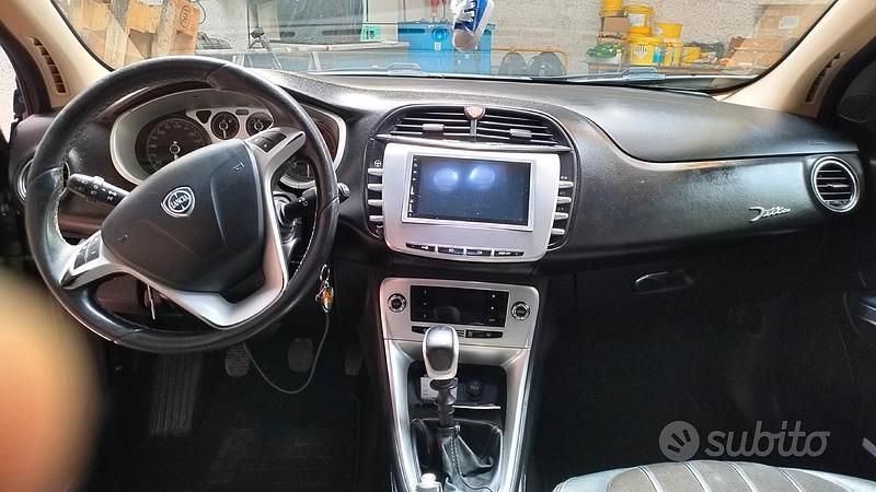 Usata Lancia Delta 120 CV (88 kW) 2010 Nero Utilitaria