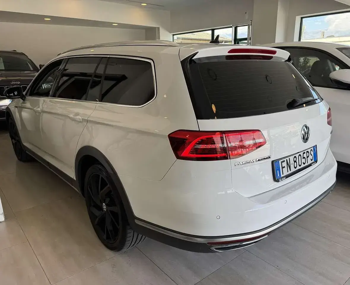 Usata VW Passat Alltrack 190 CV (139 kW) 2018 Bianco Station wagon