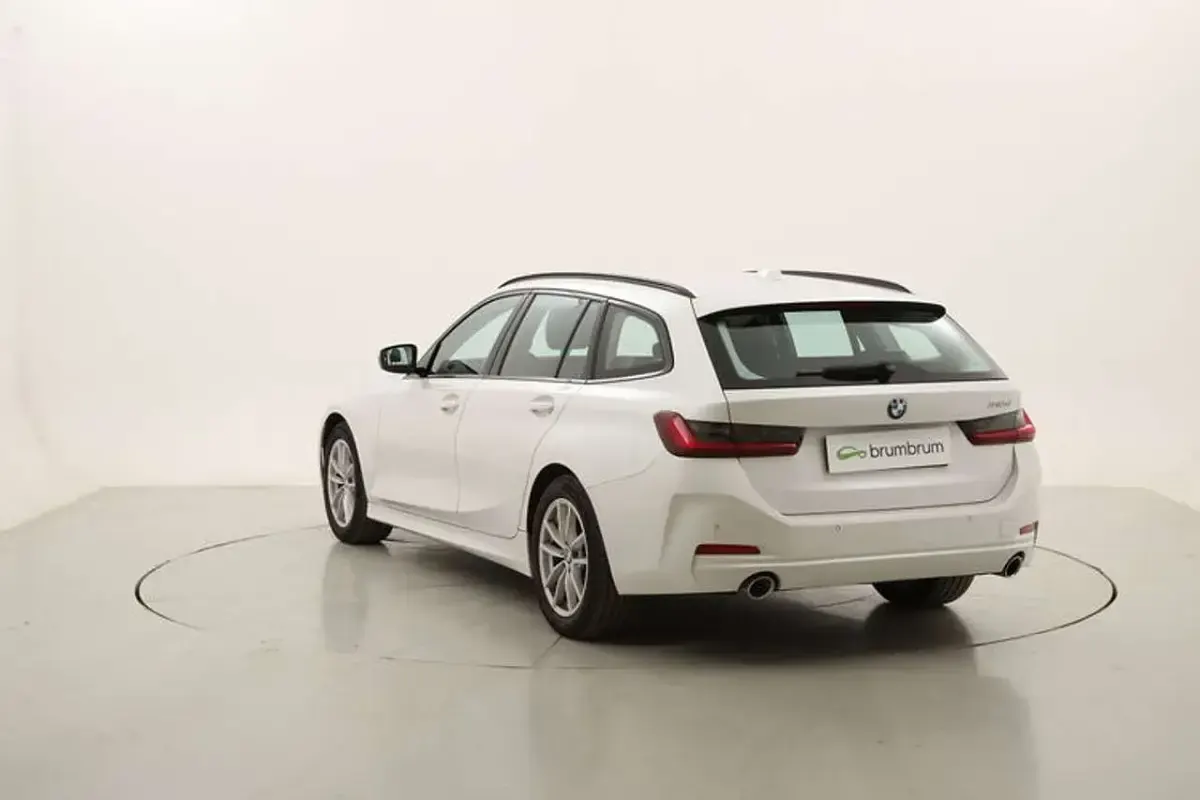 Usata BMW 318 150 CV (110 kW) 2024 Bianco Station wagon