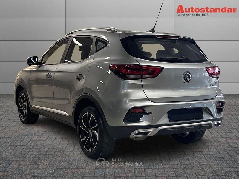 Usata MG ZS Luxury 106 CV (77 kW) 2023 Argento SUV